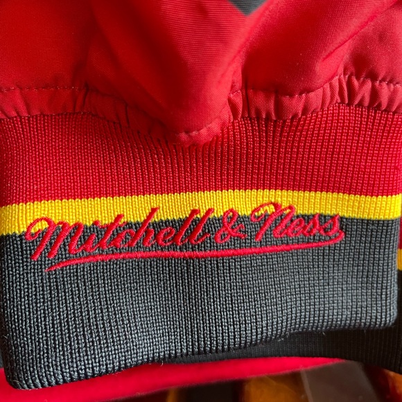 Atlanta Hawks 1995-96 Warm Up Jacket- Mitchell & Ness- Size 44 (L) - Picture 3 of 5